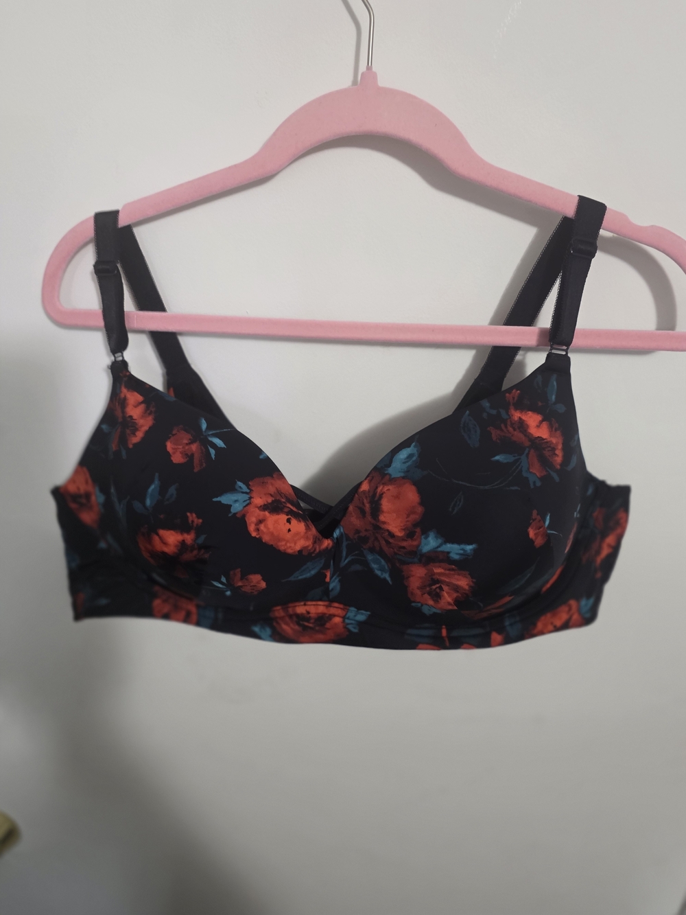 Torrid 44C Floral No Underwire Bra in Black with Red Bloom